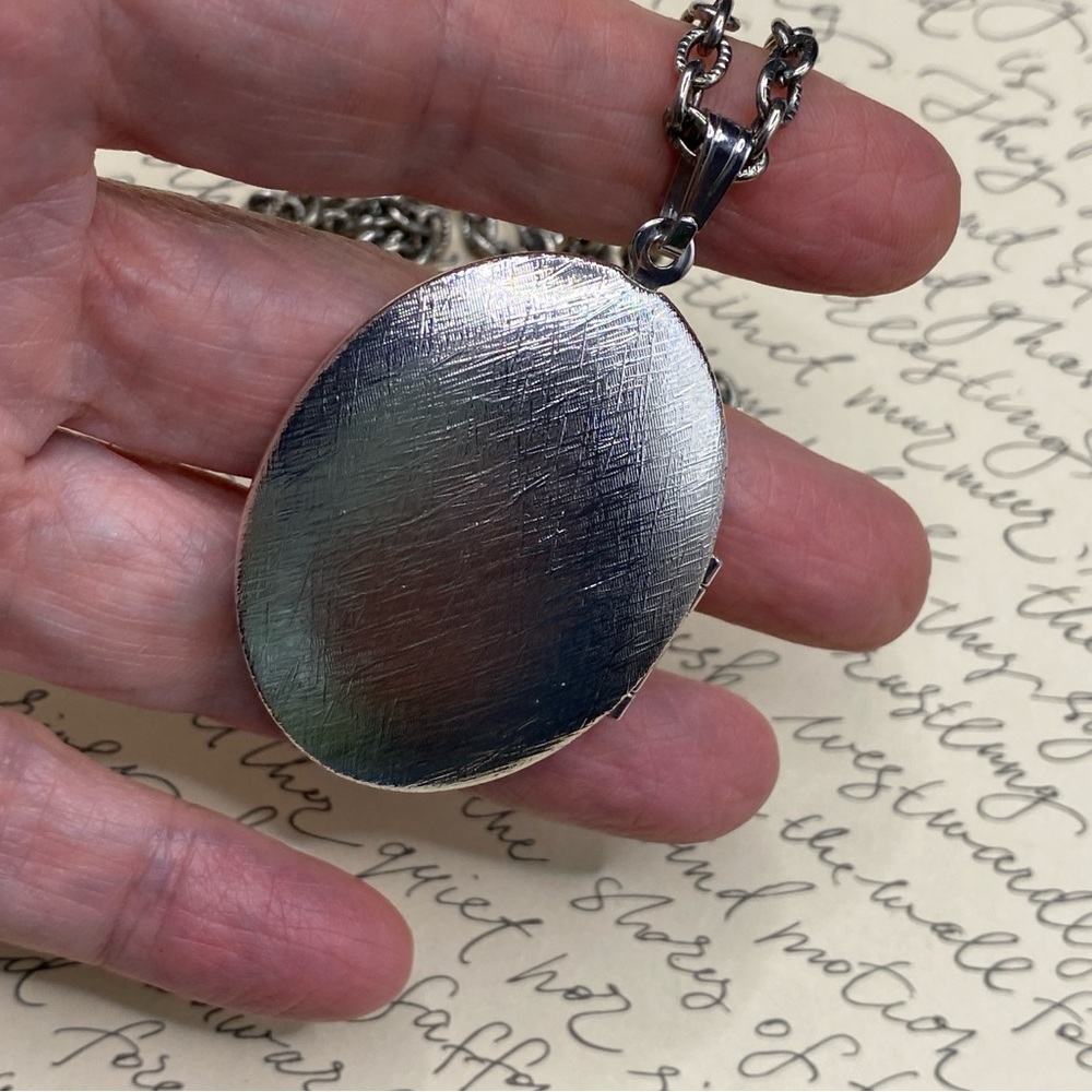 SARAH COVENTRY Silver Oval Pendant Locket Necklace - Picture 8 of 9